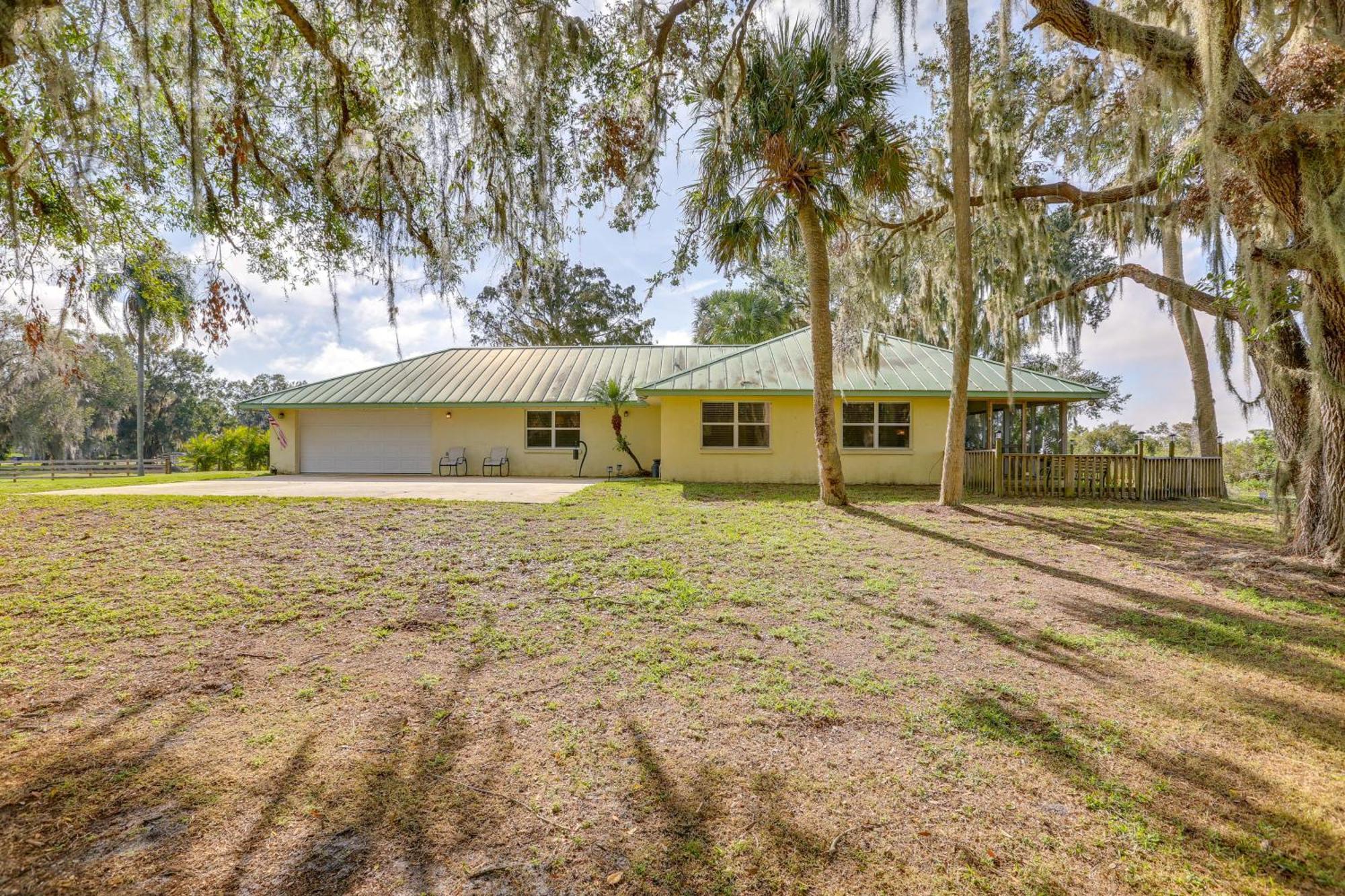 Lush Lorida Home On Lake Istokpoga Sebring Bagian luar foto